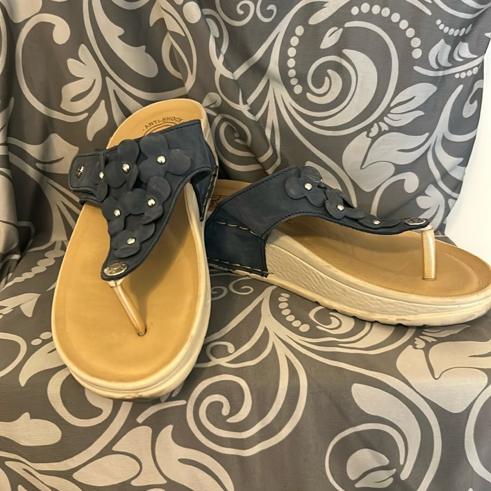 Fly-flots women’s sandals